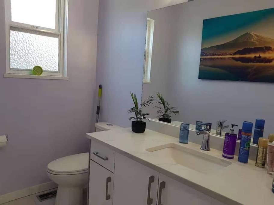 Private Single Room In A House Richmond Bagian luar foto