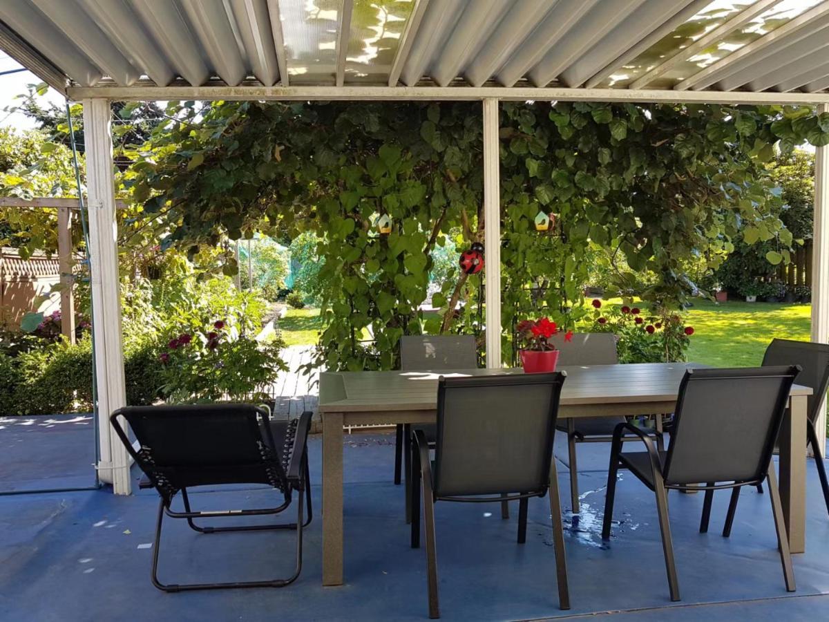 Private Single Room In A House Richmond Bagian luar foto