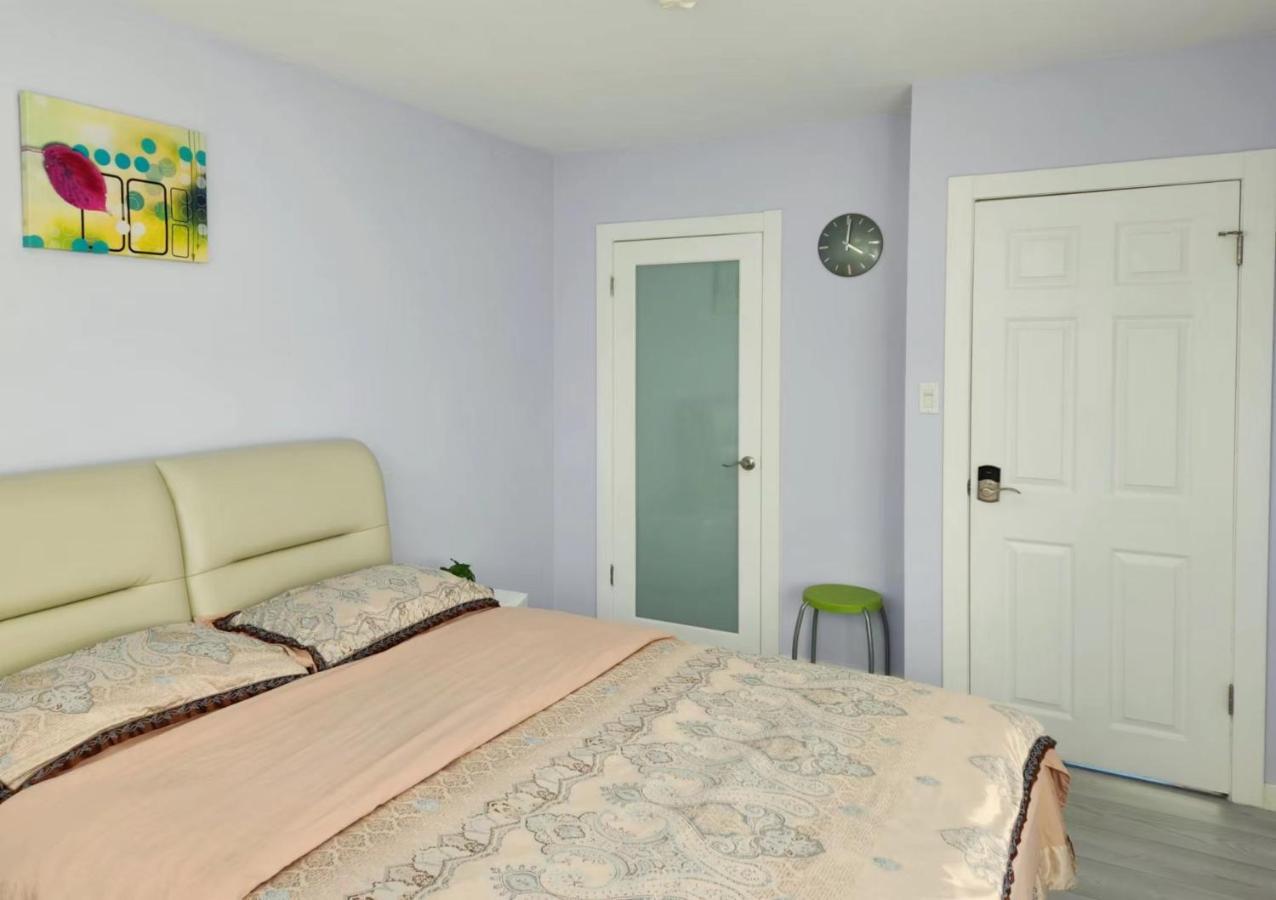 Private Single Room In A House Richmond Bagian luar foto
